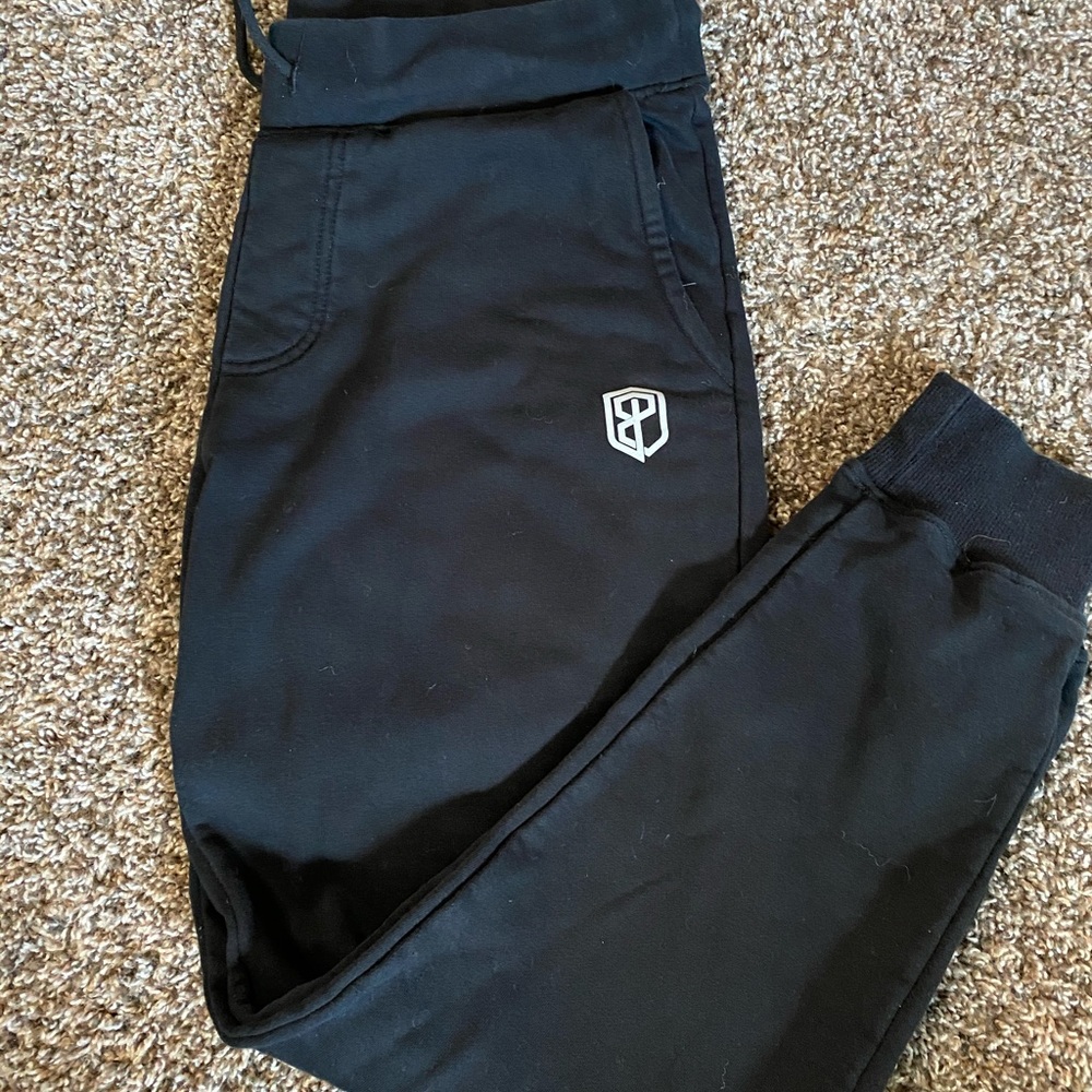 Born primitive women joggers